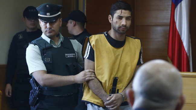 Con estrictas medidas de seguridad, reo volvió al tribunal desde el que se fugó