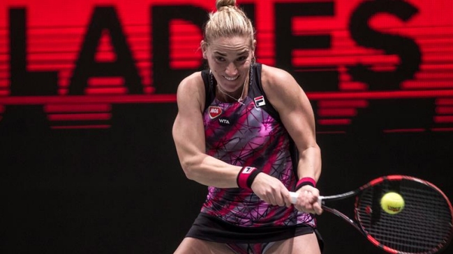 Timea Babos venció a Lucie Safarova y alzó el título en Budapest