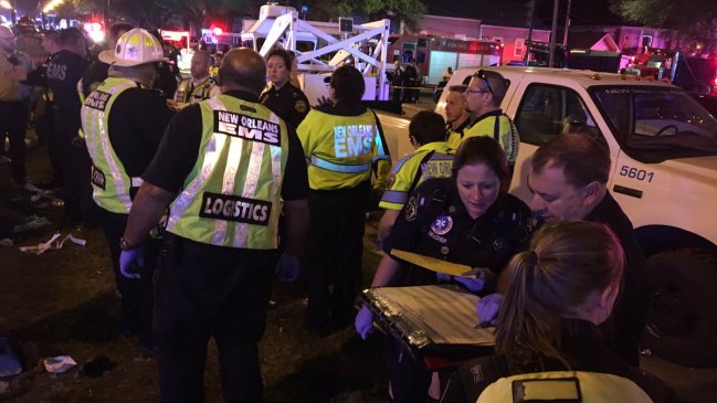 Camioneta embistió contra multitud y dejó 28 heridos en carnaval de Mardi Gras
