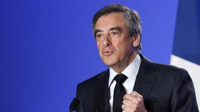 Francia: Fillon fue citado como imputado pero no se retirará de carrera presidencial