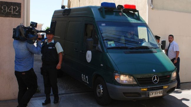 Condenan a carabineros que se quedaron con dinero en un control de identidad