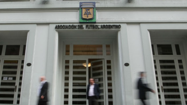 La AFA acatará disposición de la FIFA para evitar su desafiliación