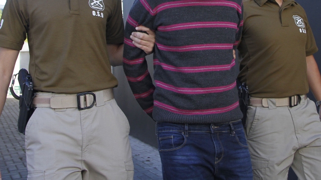 Con dos detenidos terminó persecución policial en Maipú