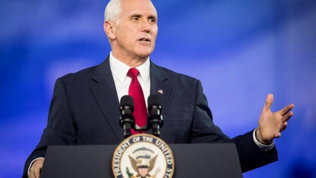 Vicepresidente de EEUU insistió en que México pagará el muro de Trump