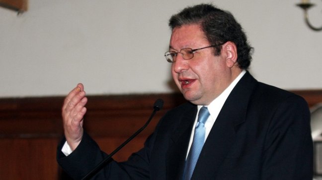 Ascanio Cavallo dejó equipo chileno por demanda marítima boliviana ante La Haya