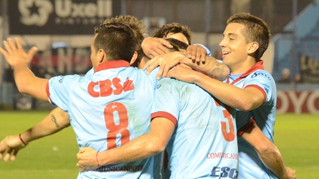 Arsenal de Sarandí se impuso con comodidad ante Juan Aurich en la Copa Sudamericana