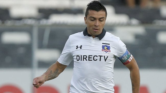 Colo Colo alineó inédita defensa para enfrentar el clásico ante la UC