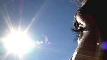   Tus Años Cuentan: Los peligros de no proteger los ojos ante el sol 