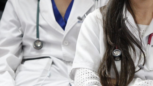 Municipalidad de Río Claro podrá seguir trabajando con médicos extranjeros