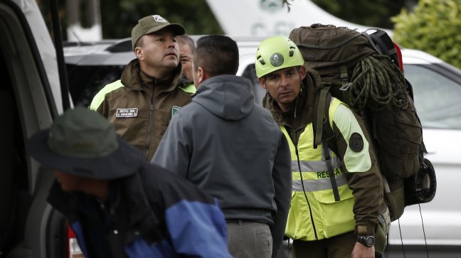 Carabineros rescató a tres jóvenes perdidos en cerro Quelhue en La Araucanía