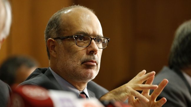 Ministro de Hacienda por Ley de Estacionamientos: Empresarios se subieron por el chorro