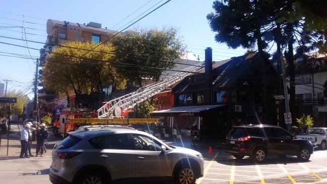 Incendio afectó a conocido restaurante en Concepción
