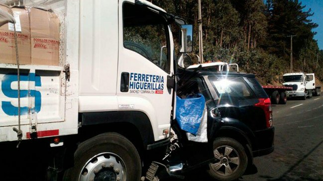 Accidente dejó dos muertos en la ruta que une Viña del Mar y Quintero