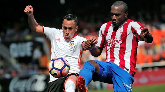 Valencia rescató un empate ante un luchador Sporting de Gijón en España