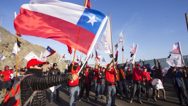 Minera Escondida ofreció a sus trabajadores retomar las conversaciones este martes