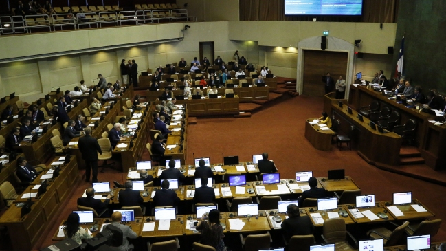 Senado despachó a ley proyecto que sanciona con cárcel maltrato infantil