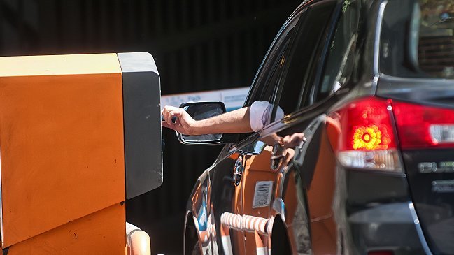 Sernac informará a Fiscalía Nacional Económica sobre alzas en los estacionamientos