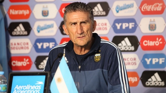 Bauza alabó a Chile: Es peligroso de mitad de cancha hacia adelante