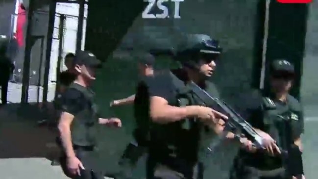 Gendarmería se disculpa por funcionario que apuntó su arma en llegada de Garay