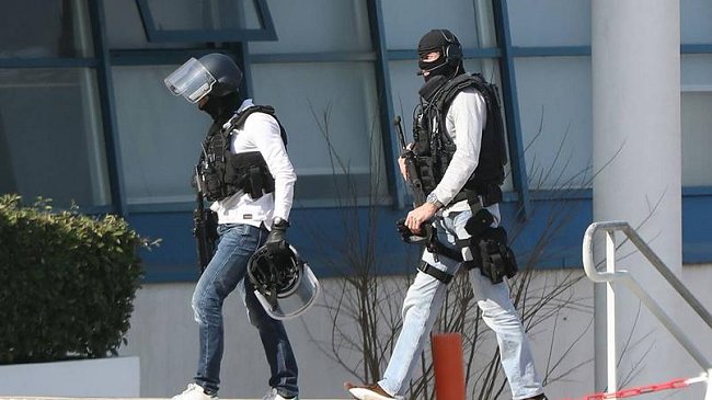 Tiroteo en colegio de Francia deja ocho personas heridas