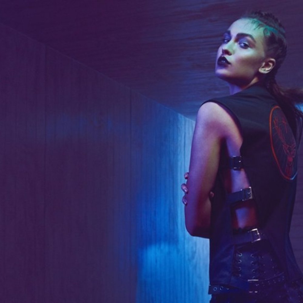 Diseñadores locales diseñan ropa para Jägermeister