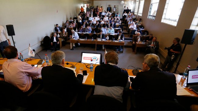 Consejo de Presidentes decidió que se mantengan cinco cupos de jugadores extranjeros en 2017