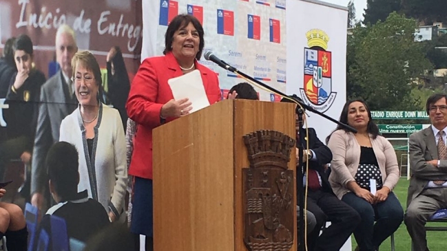 Ministra Delpiano inauguró salas modulares para liceo de Santa Olga