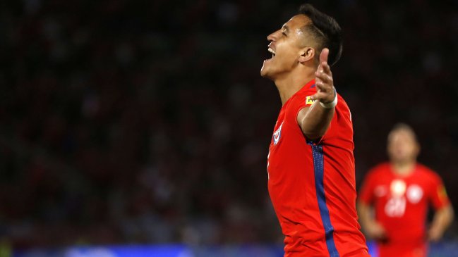 Alexis Sánchez comandó arribo de seleccionados nacionales a Santiago
