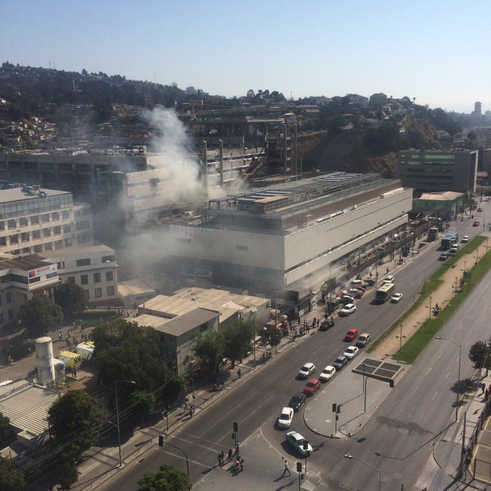 Amago de incendio afectó a obras del Hospital Gustavo Fricke en Viña del Mar