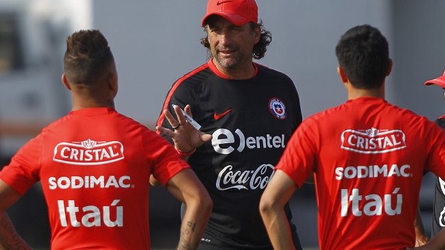 La selección chilena comienza sus entrenamientos de cara al duelo ante Argentina