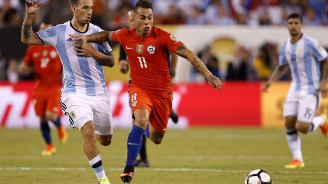 Chile visita a Argentina en un duelo clave para sus aspiraciones