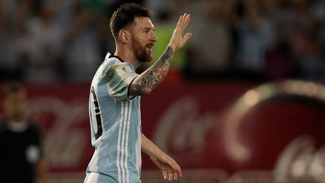 Lionel Messi tuvo una fuerte disputa con juez asistente en duelo ante Chile