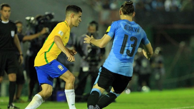 Philippe Coutinho se llenó de elogios por una brillante jugada en partido ante Uruguay