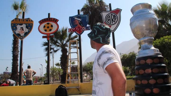 Dañaron escudo de Colo Colo en la estatua de Alexis Sánchez en Tocopilla
