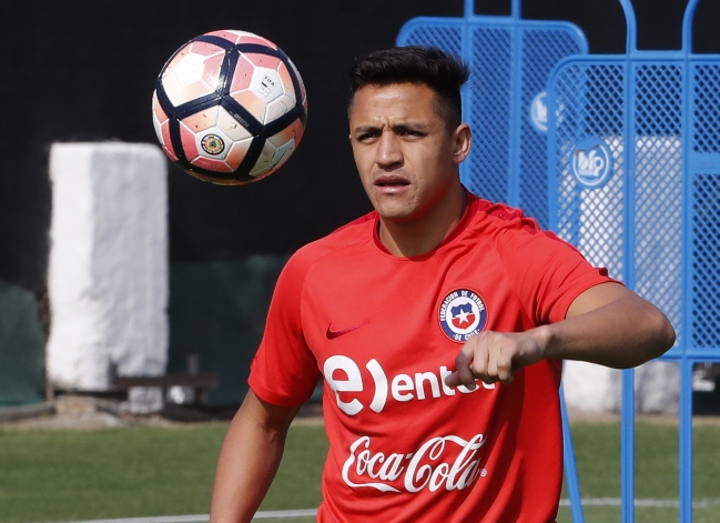 Alexis Sánchez fue sorprendido a exceso de velocidad y quedó citado al Juzgado