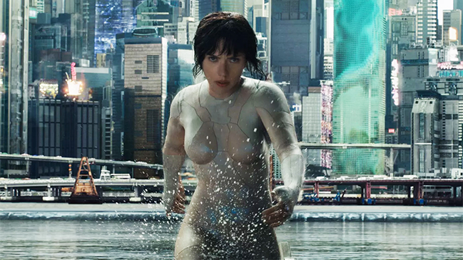 Scarlett Johansson presentando 