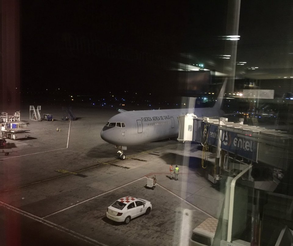 Presidenta Bachelet viaja a Haití: Falla técnica retrasó el viaje de su comitiva