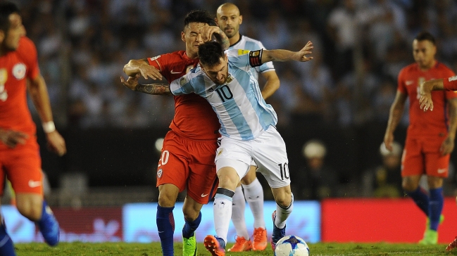 Lionel Messi recibió dura sanción por insultos a juez asistente en duelo contra Chile