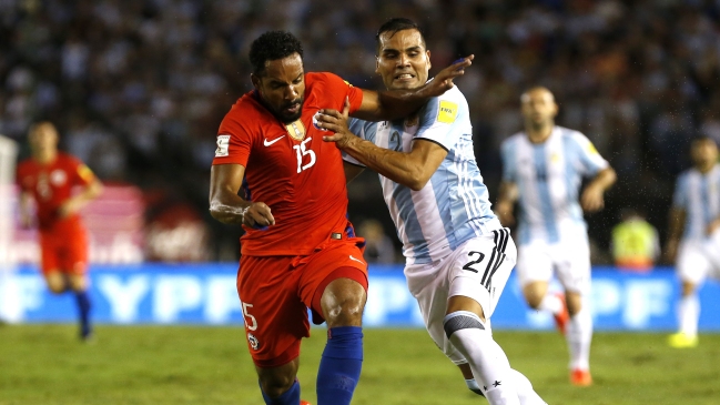 Popular cadena de televisión argentina denunció que Beausejour también insultó al árbitro