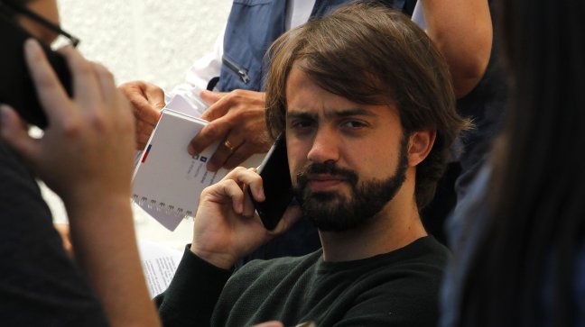 Sharp baja perfil a polémica por 