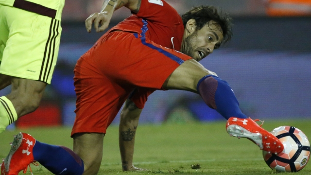 Valdivia y la Confederaciones: Las selecciones deben preocuparse por jugar con Chile