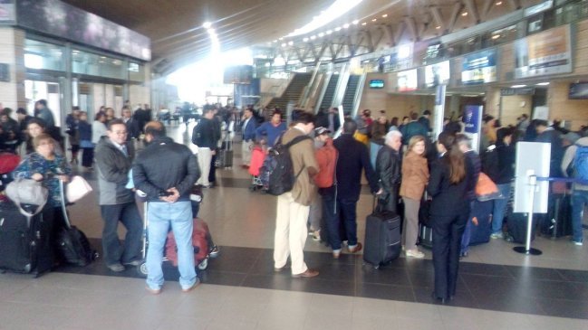 Decrépito testigo Cervecería Niebla en Talcahuano causa retraso en vuelos de Aeropuerto Carriel Sur -  Cooperativa.cl