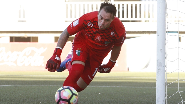 Colo Colo contactó a Matías Cano y Darío Melo ante lesión de Justo Villar