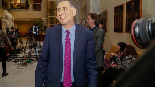 Tuiteros trollearon a diputado Farcas por decir que el Metro costaba 290 pesos