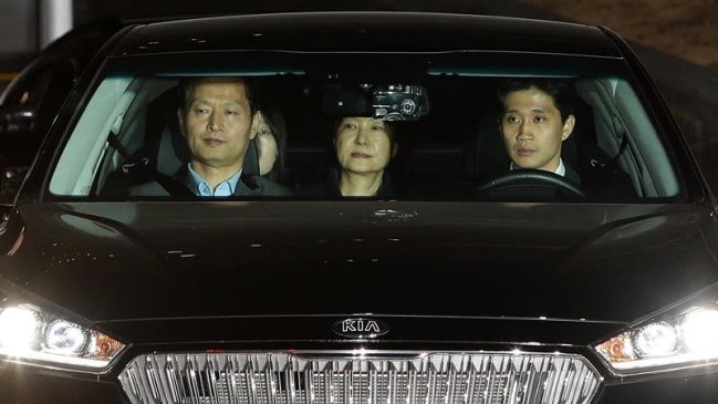 Corea del Sur: Ex presidenta pasó su primer día en la cárcel por caso Rasputina