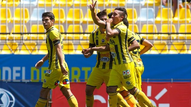 Everton quiere mantenerse en la lucha por el título a costa de Cobresal