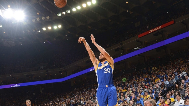 Stephen Curry marcó diferencias en victoria de Golden State ante Washington