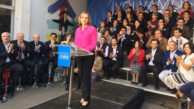 Goic presenta a equipo de campaña integrado por figuras de la política, cultura y deporte