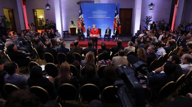 Presidenta firmó proyecto que da 