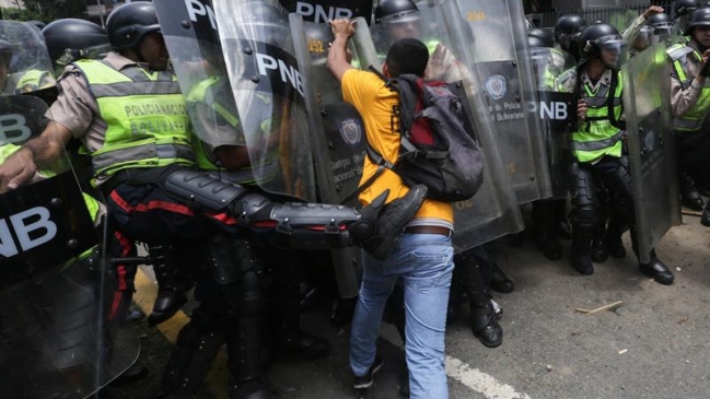 Más de 40 heridos en manifestación contra Supremo venezolano, según oposición